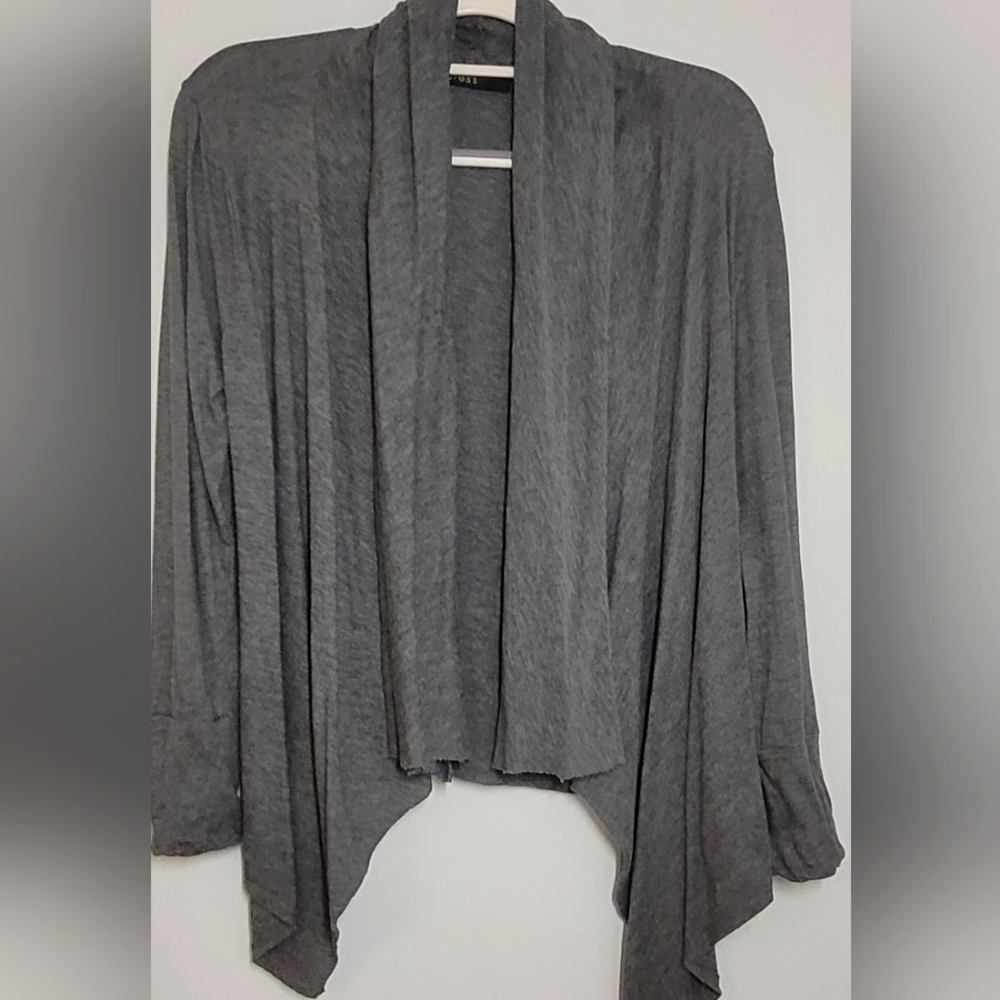 "Press" Waterfall tee-shirt  sweater medium